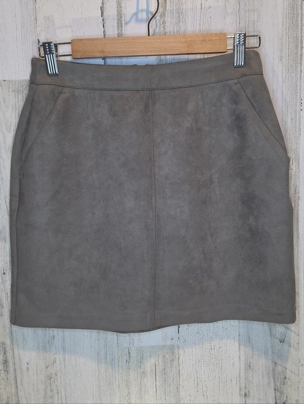 Vero Moda Faux Suede Mini Skirt S Taupe Gray Zip Back Y2K Minimalist